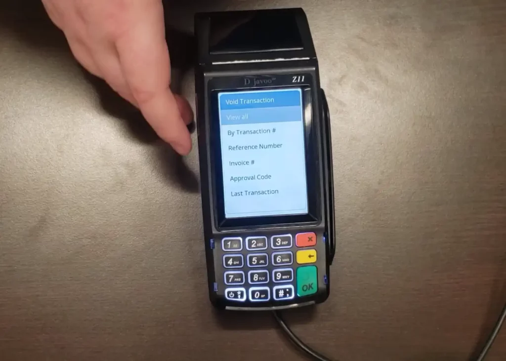Image of the Dejavoo Z11 terminal showing other ways to look for a transaction to void – you can search by transaction number, reference number, invoice number, approval code, or even just last transaction.